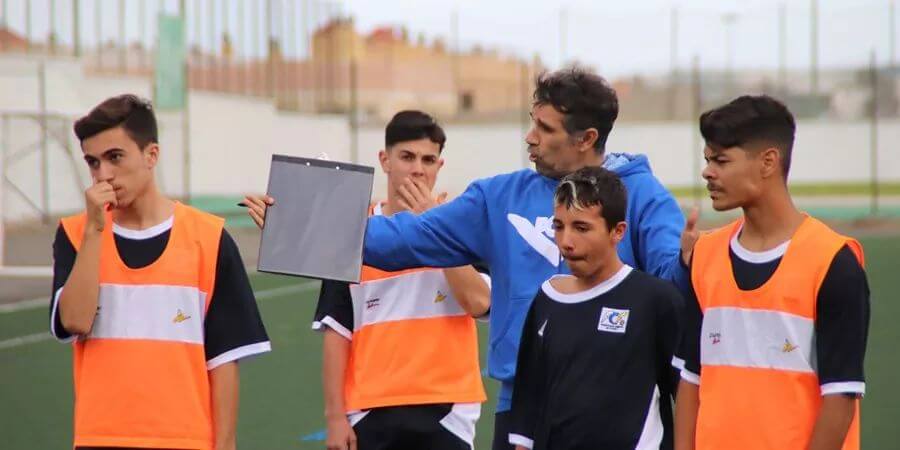 Valerón convoca a veinticinco futbolistas para el entrenamiento de la selección canaria 