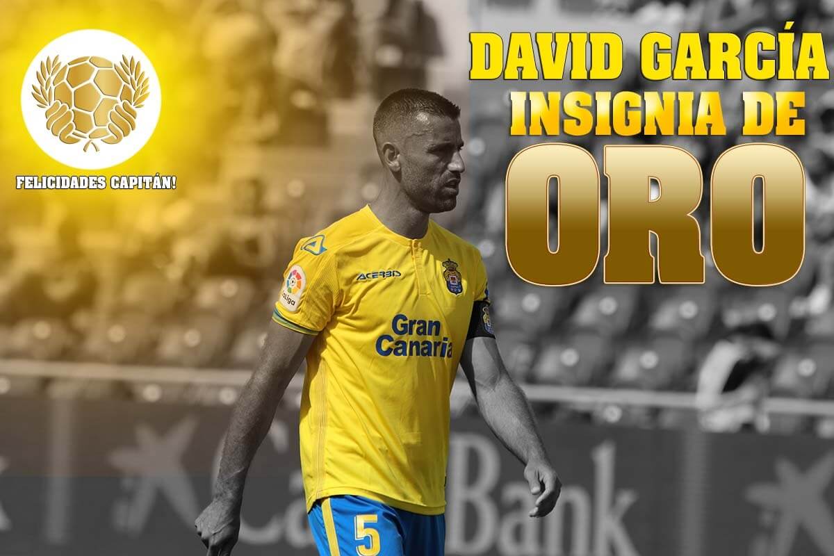 Emotivo homenaje a David García, que recibe la insignia de oro y brillantes del club 