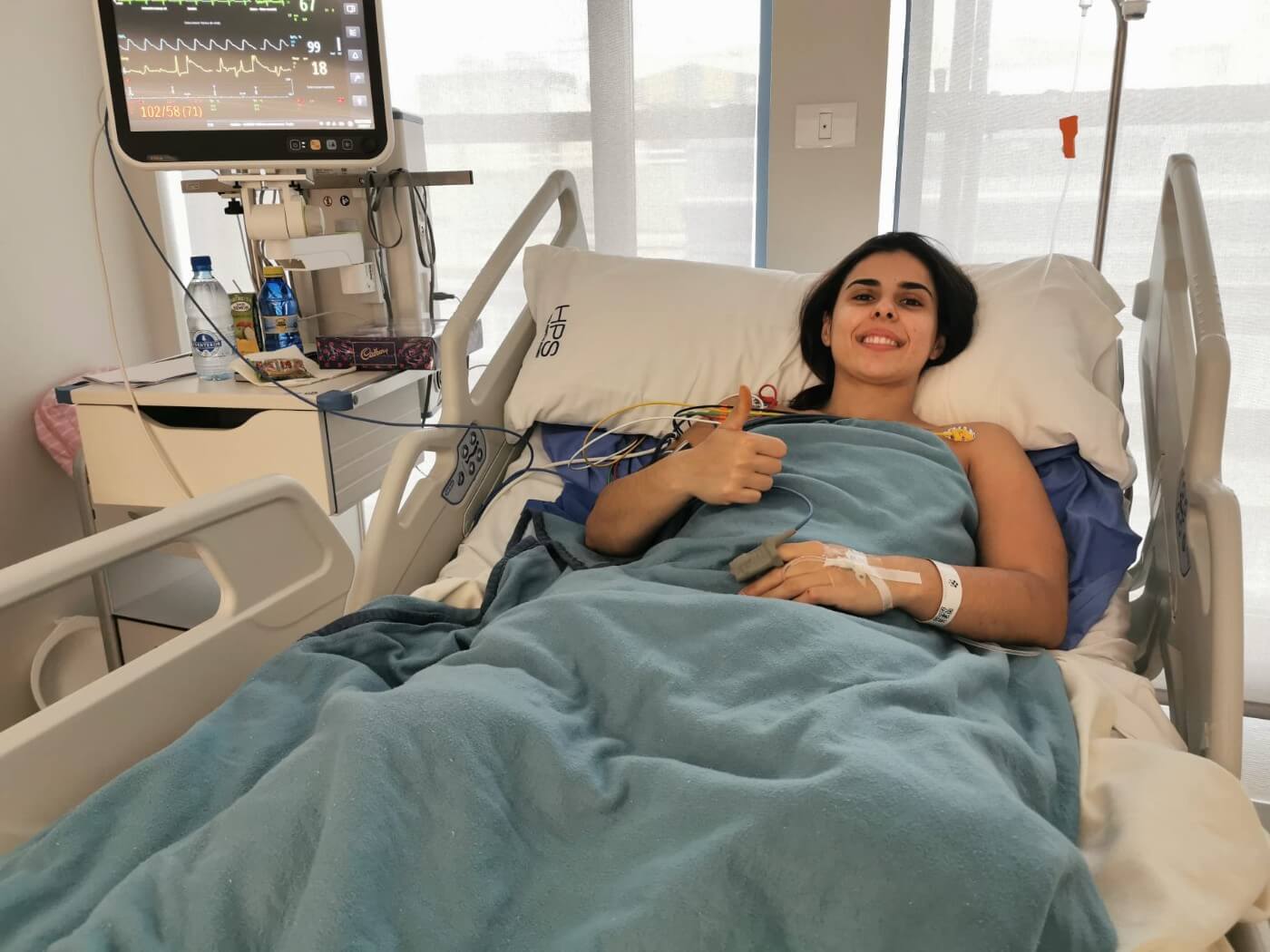 Paula Valdivia es operada con éxito de su lesión de rodilla en el Hospital Perpetuo Socorro