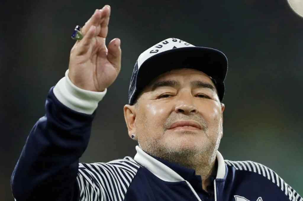 Maradona ha muerto, nace el mito