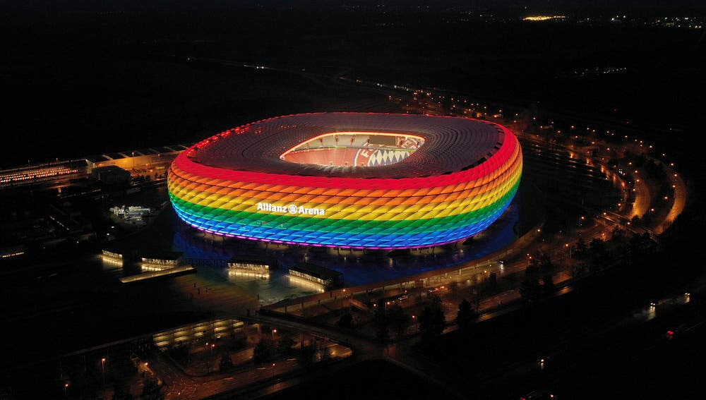 A la UEFA le estalla el rechazo a la bandera arcoíris