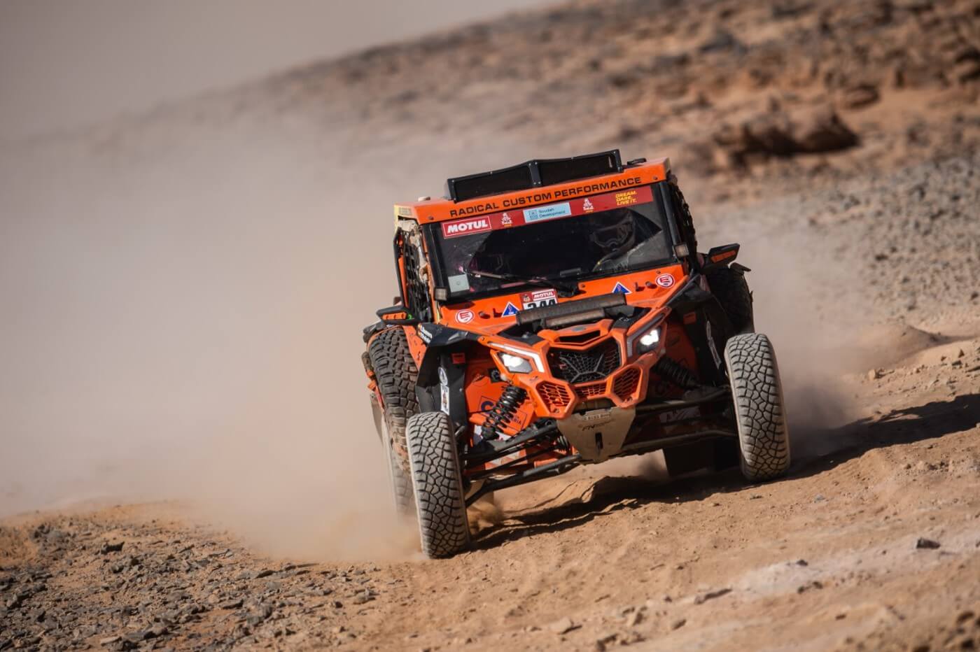 La Expedición Canarias Dakar 2022 sigue sorteando los obstáculos en su camino para mantenerse en carrera