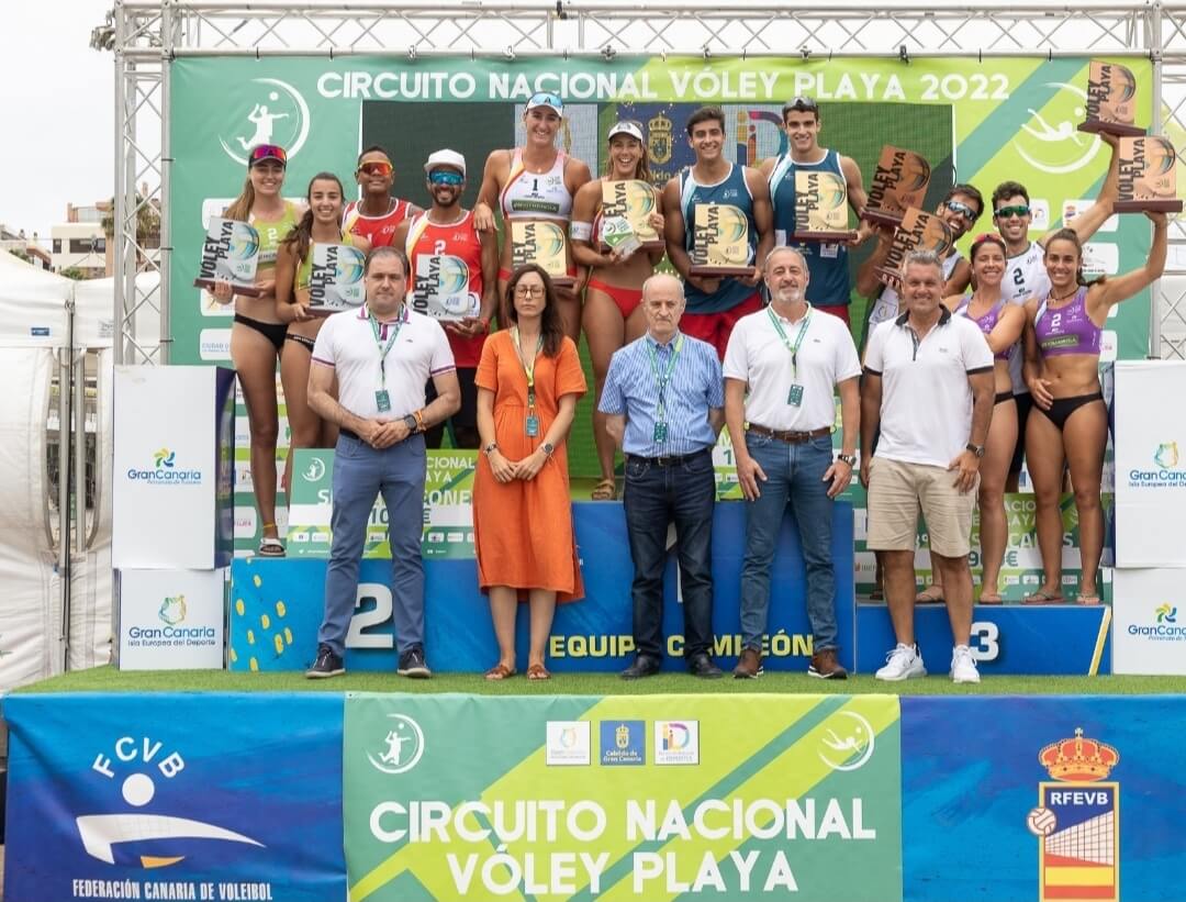 Los hermanos Bello y Ángela Lobato y Belén Carro se proclaman campeones del Circuito Nacional de Vóley Playa 2022 en Gran Canaria