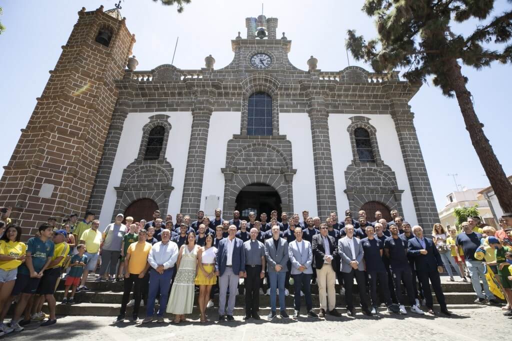 La UD Las Palmas cumple la tradición con Pinito