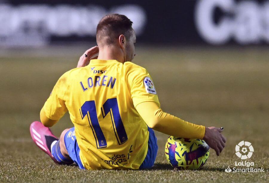 Loren se puso el mono de trabajo en su debut con la UD Las Palmas