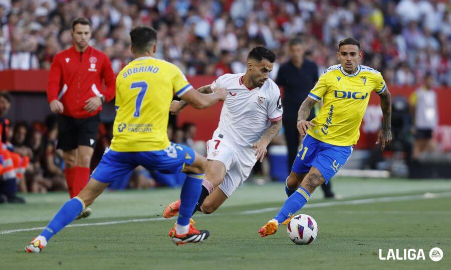 El Cádiz gana en Sevilla y aprieta la lucha por la permanencia (0-1)