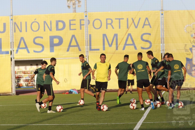 La UD Las Palmas se centra en el Almería 